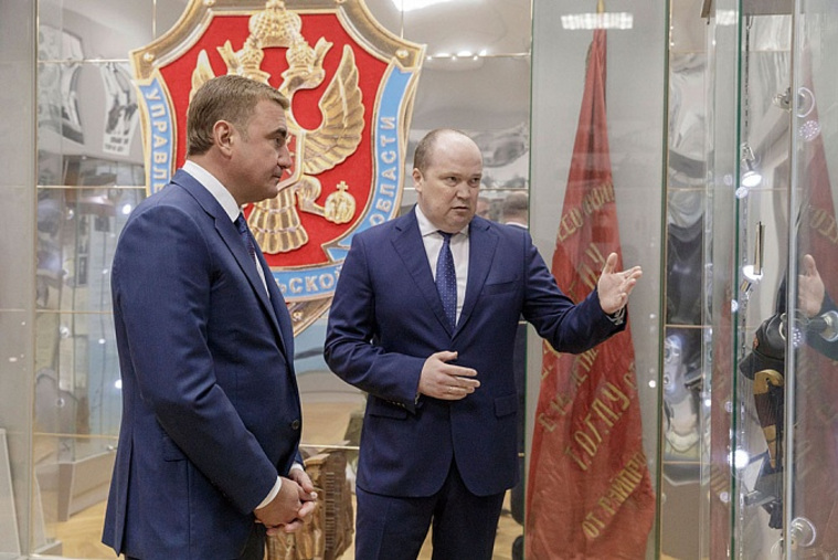 В Тульской области Алексей Зиновьев (справа) по влиятельности уступает только губернатору Алексею Дюмину (слева)