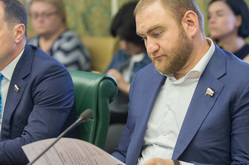 Совфед нашел повод для прекращения полномочий арестованного сенатора Арашукова