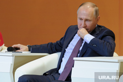 Визит Президента РФ Владимира Путина на "VI Всероссийский форум рабочей молодёжи". Екатеринбург, задумчивость, портрет, путин владимир