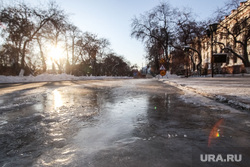 Порыв водопровода у здания областной полиции. Тюмень