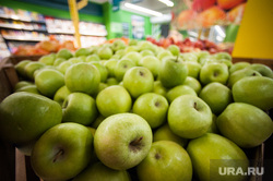 Открытие супермаркета «Перекресток». Екатеринбург, продуктовый магазин, фрукты, яблоки