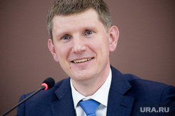 Встреча губернатора Максима Решетникова с главврачами пермских больниц по поводу развития системы здравоохранения. Пермь, портрет, решетников максим