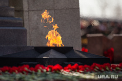 Празднование 9 мая. Сургут, вечный огонь