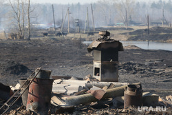 Следователи ищут виновных в гибели пенсионерки в деревне, уничтоженной огнем за 40 минут