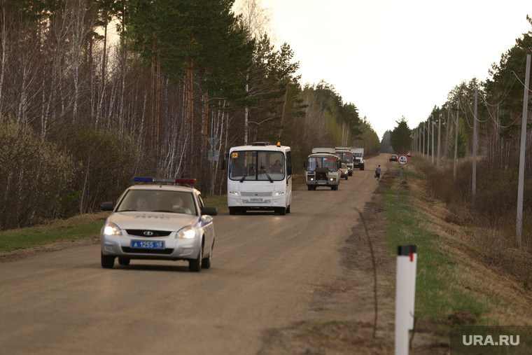 Жители Иковки покинули село на автобусах