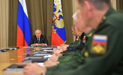 О необходимости создания защиты от гиперзвукового оружия Владимир Путин заявил на совещании по ОПК