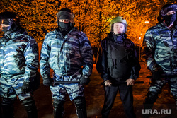 Протесты против строительства храма Св. Екатерины в сквере у театра драмы.
Екатеринбург, оцепление, омон, сквер на драме