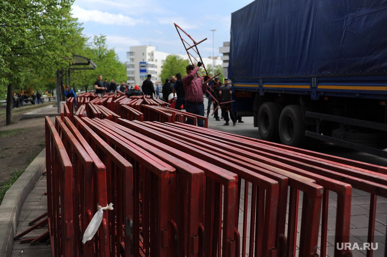 Ограждения в сквере около театра драмы. Екатеринбург