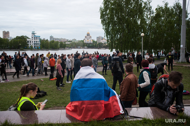Четвертый день протестов против строительства храма Св. Екатерины в сквере у театра драмы.Екатеринбург