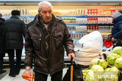 Супермаркет. Челябинск, капуста, овощи, продукты, пенсионер, продуктовая корзина, магазин, супермаркет