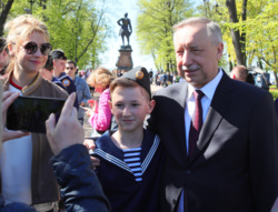 В день 315-летия Кронштадта Александр Беглов встретился с горожанами
