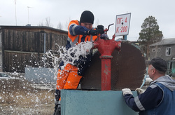 Ямальские энергетики проверили исправность пожарных гидрантов