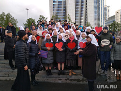 Седьмой день протеста: рок-концерт группы Аркадий Коц, молебен с "Катюшей" и дискуссии, сестры милосердия, православная служба милосердия