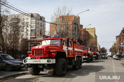 Пожар в историческом здании по ул. Дзержинского 34. Тюмень, пожар, пожарные расчеты