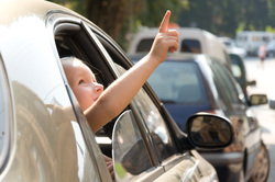 Клипарт depositphotos.com, ребенок в машине, ребенок в окне автомобиля