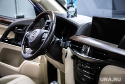 Автомойка SVX detailing в Ельцин Центре. Екатеринбург, автомойка, салон автомобиля, автомобиль люкс