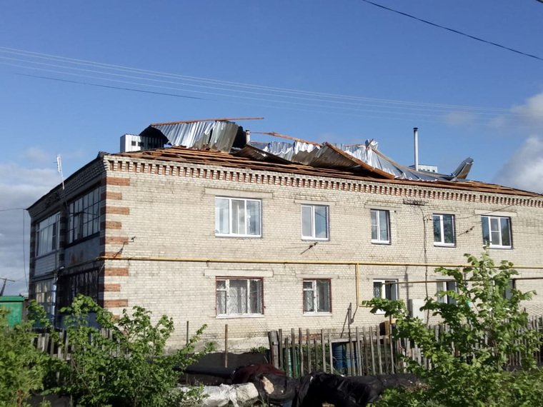 В Становом и Каширино повреждены крыши домов