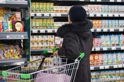 Открытие супермаркета «Перекресток». Екатеринбург, покупатель, продуктовый магазин, супермаркет, покупка