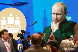 ПМЭФ-2018. Петербургский международный экономический форум 2018. Трансляция выступления Владимира Путина. Санкт-Петербург, пмэф, путин на экране, spief2108