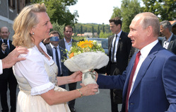 Карин Кнайсль рассказала, как пригласила Владимира Путина на свадьбу