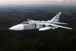 Су-24 пролетел рядом с испанским авианосцем над Балтийским морем