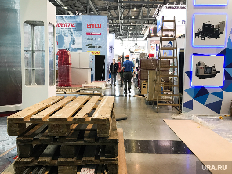 Подготовка стендов к международной промышленной выставке Иннопром-2019. Екатеринбург