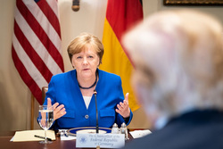 Ангела Меркель, bundeskanzlerin.de, флаг германии, флаг сша, меркель ангела, трамп дональд
