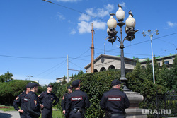 Центр Екатеринбурга перед приездом Владимира Путина, ургу, аллея, фонарный столб, лето, полиция, урфу, охрана порядка