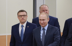 Президент Владимир Путин (справа) выразил доверие челябинскому губернатору Алексею Текслеру (слева)