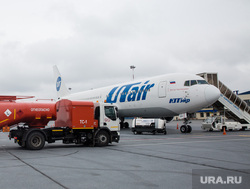 Первый полёт самолета «Виктор Черномырдин» (Boeing-767) авиакомпании Utair из аэропорта Сургут , utair, заправка самолета, ютэир, боинг 767, ютейр