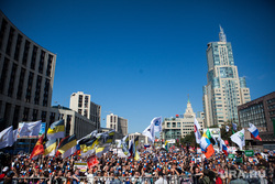 Митинг Либертарианской партии против пенсионной реформы. Москва, протестующие, митинг, протест, проспект академика сахарова, толпа