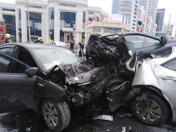 В результате аварии на перекрестке улиц Малышева и Московской три человека находятся в больнице, двое погибли
