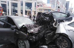 В аварии пострадало четыре машины, двое человек погибли
