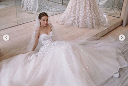 Уральская модель предстала в одном из понравившихся платьев Elie Saab