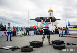 День России. Сургут, силовой экстрим, силач, поднятие тяжестей, часовня святой татьяны