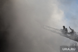 Пожар памятника архитектуры по ул. Семакова 8. Тюмень, мчс, дым, пожар, огонь