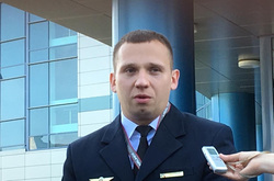 Дмитрий Ивлицкий «прикрикнул» на пассажиров, чтобы они эвакуировались быстрее
