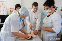 Тренинг врачей первичной реанимационной помощи новорожденным. Копейск, Челябинская область, ребенок, медицина, симулятор, больница, реанимация, роддом, новорожденный, вентиляция легких, крашенинников сергей