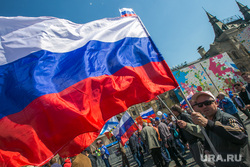 Первомайская демонстрация на Красной площади. Москва, 1 мая, флаг россии, первомай, праздник труда, первомайская демонстрация