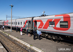 Клипарт. Сургут, перрон, поезда, ржд