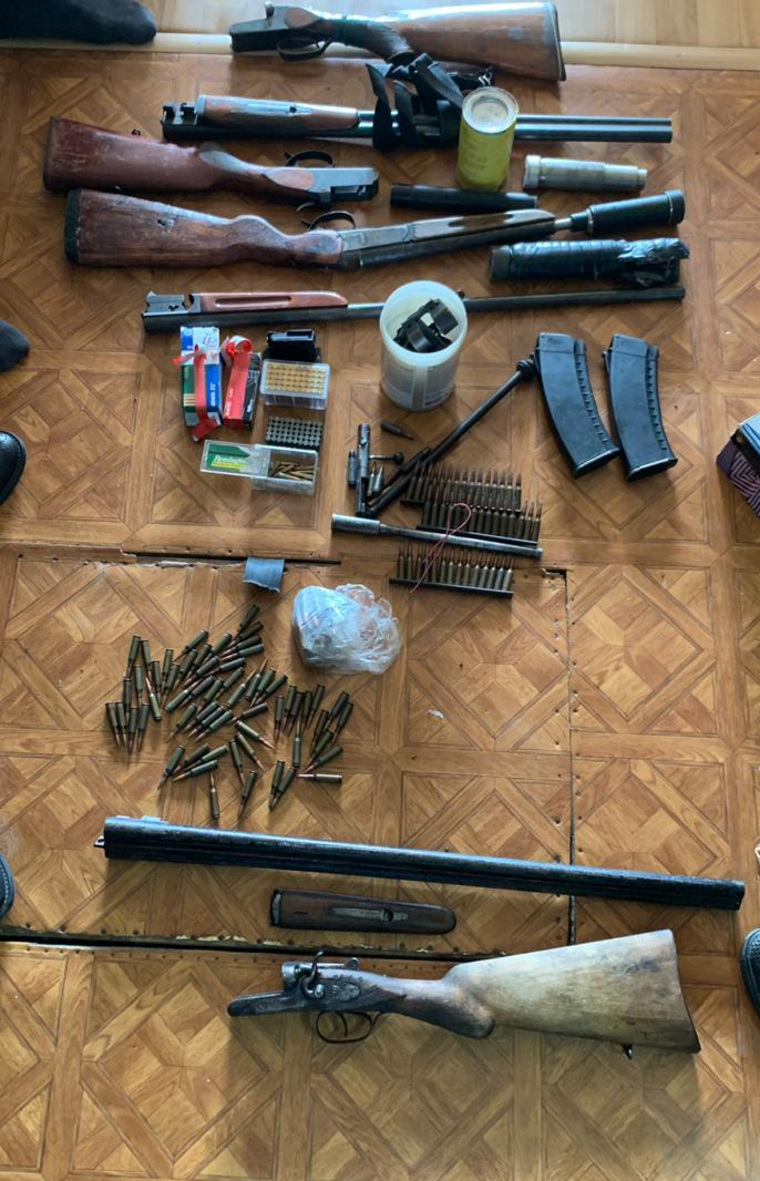 Житель Катайска собрал внушительную коллекцию оружия