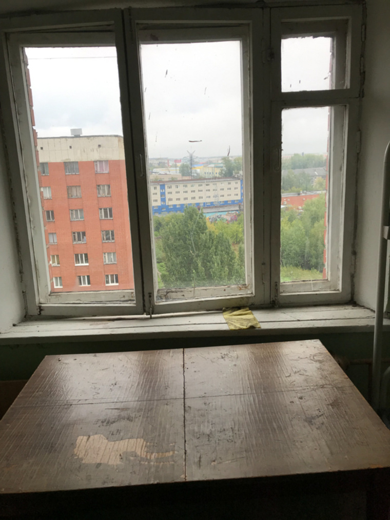 Зимой окна общежития УрГПУ наверняка промерзнут