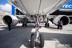 Презентация самолёта "Airbus A320neo". Екатеринбург, авиация, стойка шасси