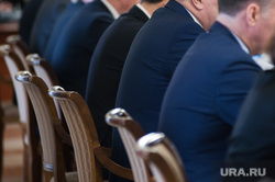 Рабочая поездка полномочного представителя Президента РФ в Уральском федеральном округе Николая Цуканова и губернатора Свердловской области Евгения Куйвашева в Нижний Тагил. Свердловская область, чиновники, совещание, заседание, пиджаки, политики