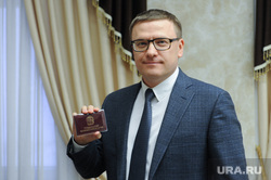 Вручение Алексею Текслеру удостоверения губернатора Челябинской области. Челябинск, текслер алексей, удостоверение губернатора