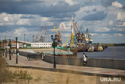 Клипарт. Сургут, портовые краны, набережная сургута, речной порт