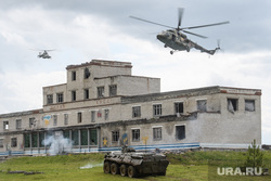 Первый день форума "Армия 2019" на Свердловском полигоне. Екатеринбург, военная техника, авиация, военный вертолет, здание, военные учения, полигон