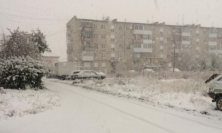 По прогнозам синоптиков, снегопад в Карпинске ожидается также завтра