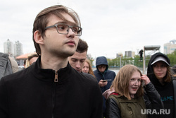 Пятый день протестов против строительства храма Св. Екатерины в сквере у театра драмы. Екатеринбург, соколовский руслан