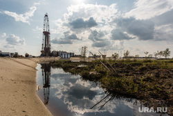 Нефтяная буровая. Ноябрьск, буровая, нефть, добыча нефти, нефтяная вышка